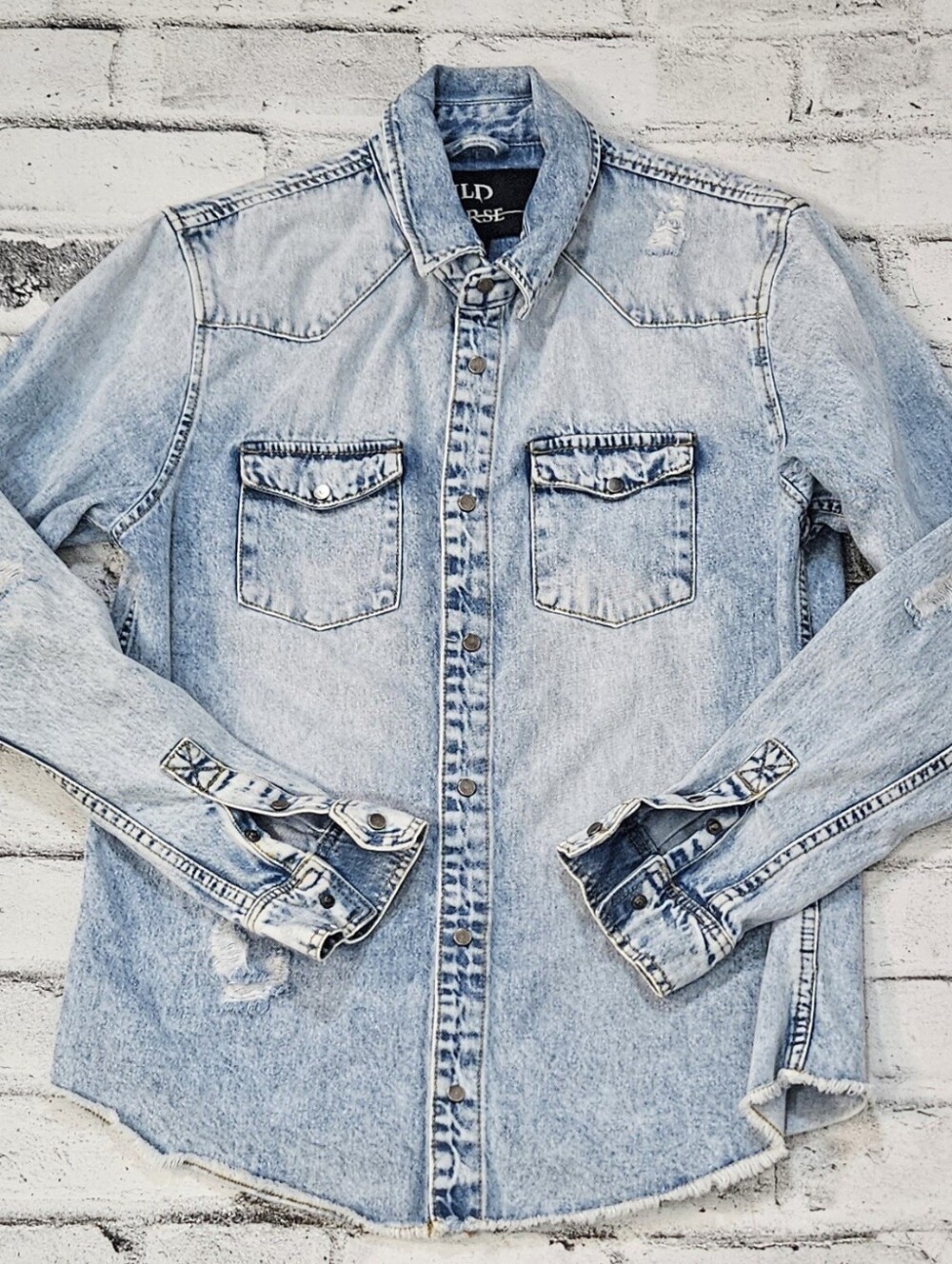 Wild Horse Light Wash Distressed Denim Western Shirt Women's Small
